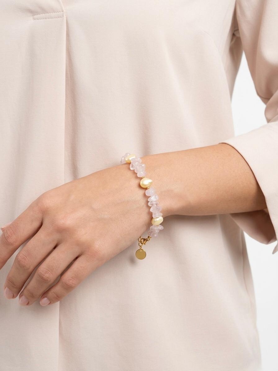 Bracelet artisanal réglable en pierres naturelles colorées et perles nacrées – Chaîne inoxydable dorée