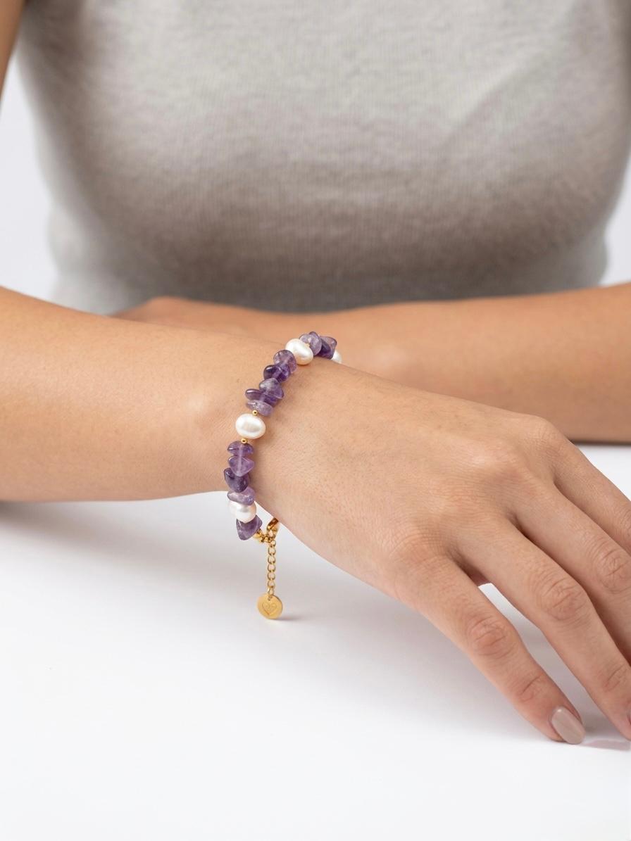 Bracelet artisanal réglable en pierres naturelles colorées et perles nacrées – Chaîne inoxydable dorée